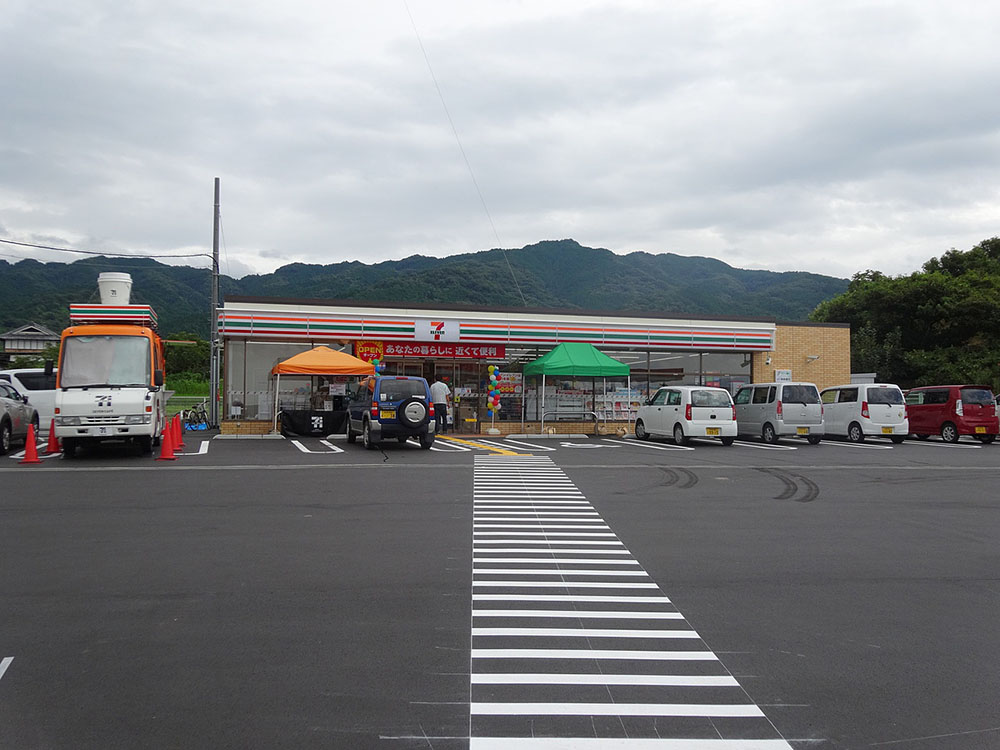 セブンイレブン （天理成願寺町店）の店舗外観