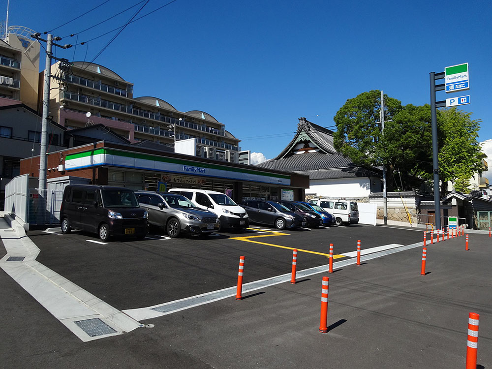 ファミリーマート（灘神前町店）の店舗外観
