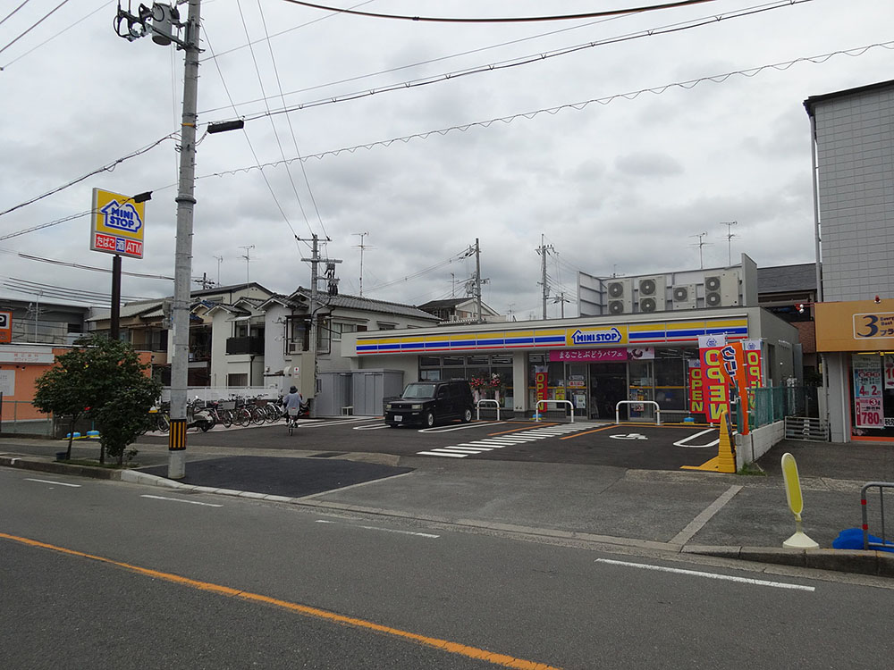 ミニストップ（⾼槻寿町１丁⽬店）の店舗外観