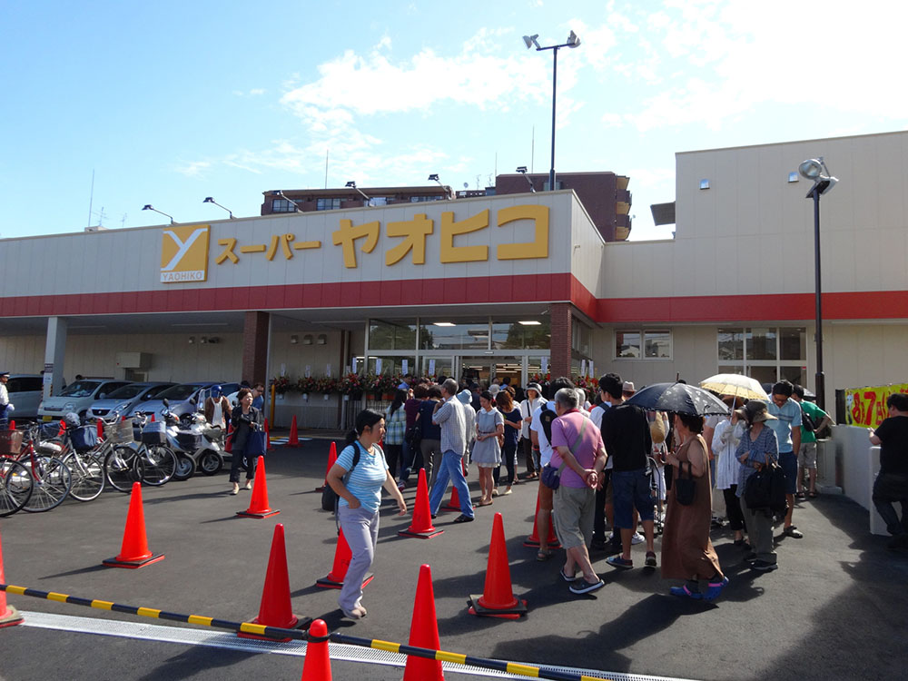 スーパーヤオヒコ（富雄店）の店舗外観