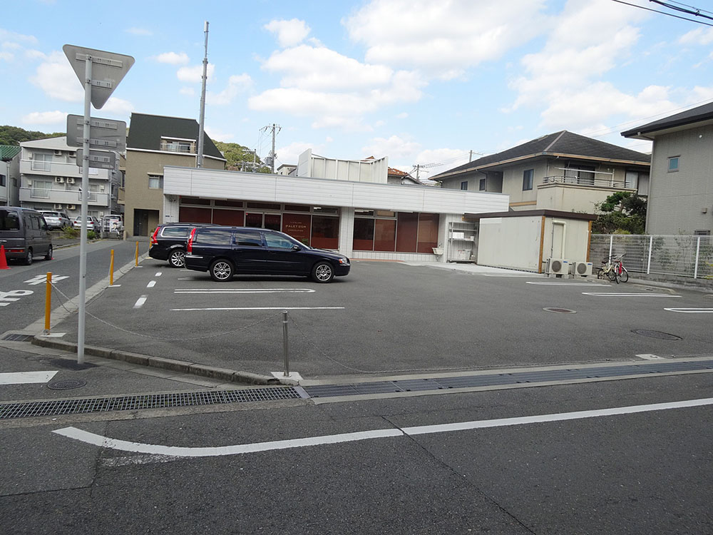 オヴァールリエゾン  菓⼦⼯房（吹⽥市垂⽔町）の外観